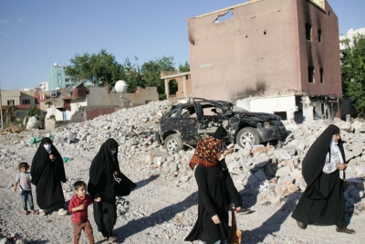 "Terroristenjagd" im Stile Erdoğans: Weite Teile der Stadt Cizre sind zerstört. Nun schickt die Regierung Bulldozer, um die verbliebenen Ruinen abreißen. Foto: Sylvio Hoffmann