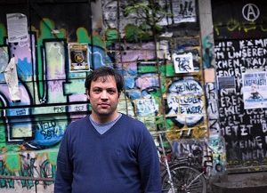 "Viele Israelis wissen nämlich nicht, was in den besetzten Gebieten tatsächlich passiert." Dror Dayan in Bern am Rande der Vorführung seines Filmes. Foto: Klaus Petrus