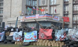 Proteste gegen den Putsch in Kiew in Donezk im April 2014