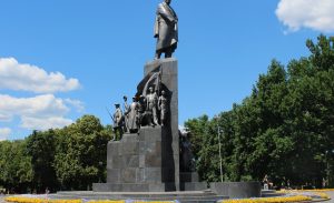 Statue des ukrainische Nationaldichters Taras Schewtschenko in Charkiw