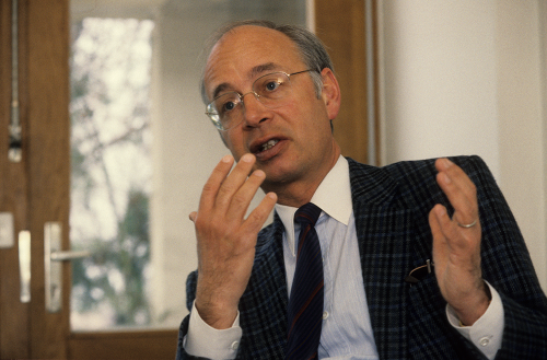 Klaus Schwab im Jahr 1989 im Gespräch mit dem Autor