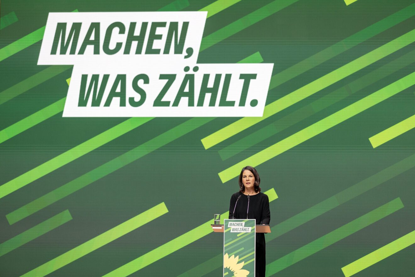 Die Grünen ahmen die Bundeswehr nach